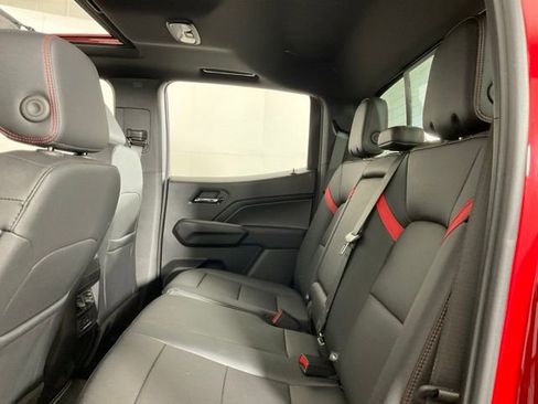 Used 2025 Chevrolet Colorado Z71 w/ Technology Package image 38