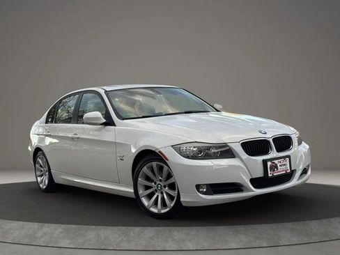 Used 2011 BMW 328i xDrive Sedan image 3
