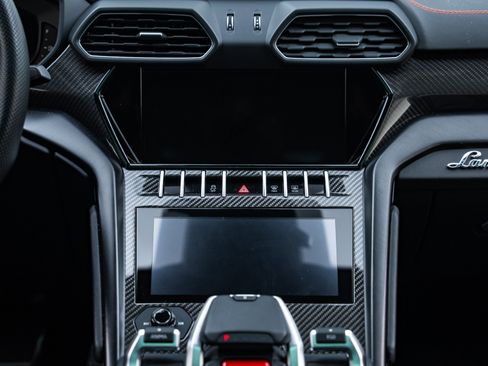 Used 2022 Lamborghini Urus image 33