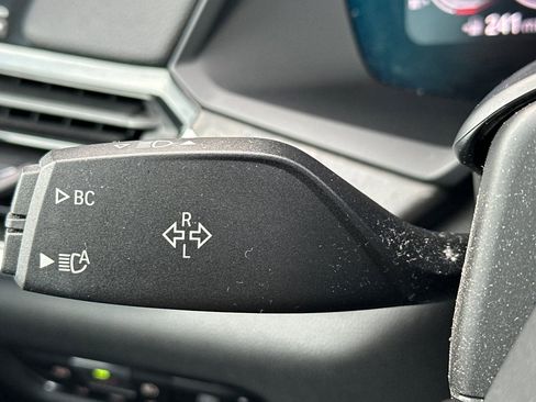 Used 2022 BMW X5 xDrive40i w/ Parking Assistance Package image 38