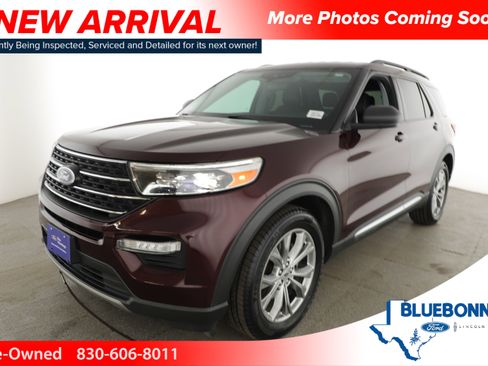 Certified 2022 Ford Explorer XLT w/ Equipment Group 202A RWD image 1