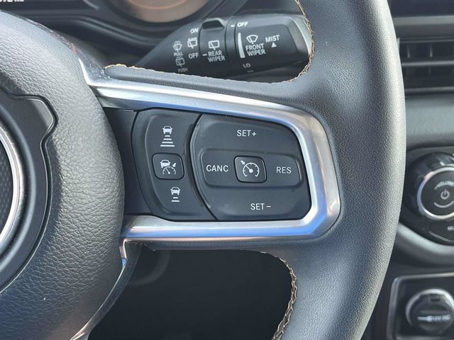 Used 2025 Jeep Wrangler Unlimited Sahara AWD/4WD image 27