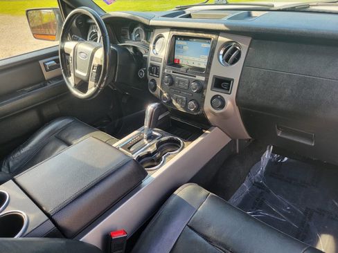 Used 2017 Ford Expedition Limited w/ Equipment Group 301A image 22