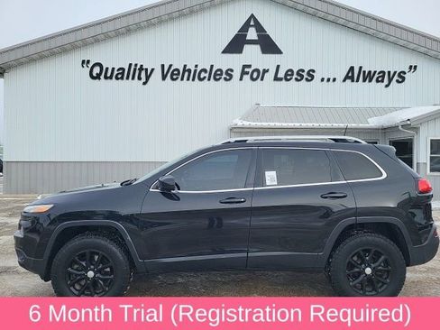 Used 2016 Jeep Cherokee Latitude w/ Cold Weather Group image 22