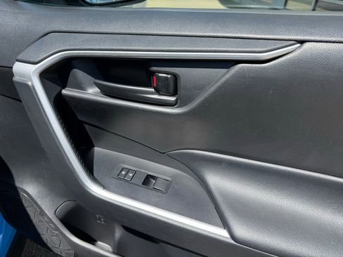 Used 2020 Toyota RAV4 LE FWD image 44