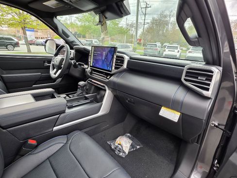 New 2025 Toyota Tundra Platinum AWD/4WD image 15