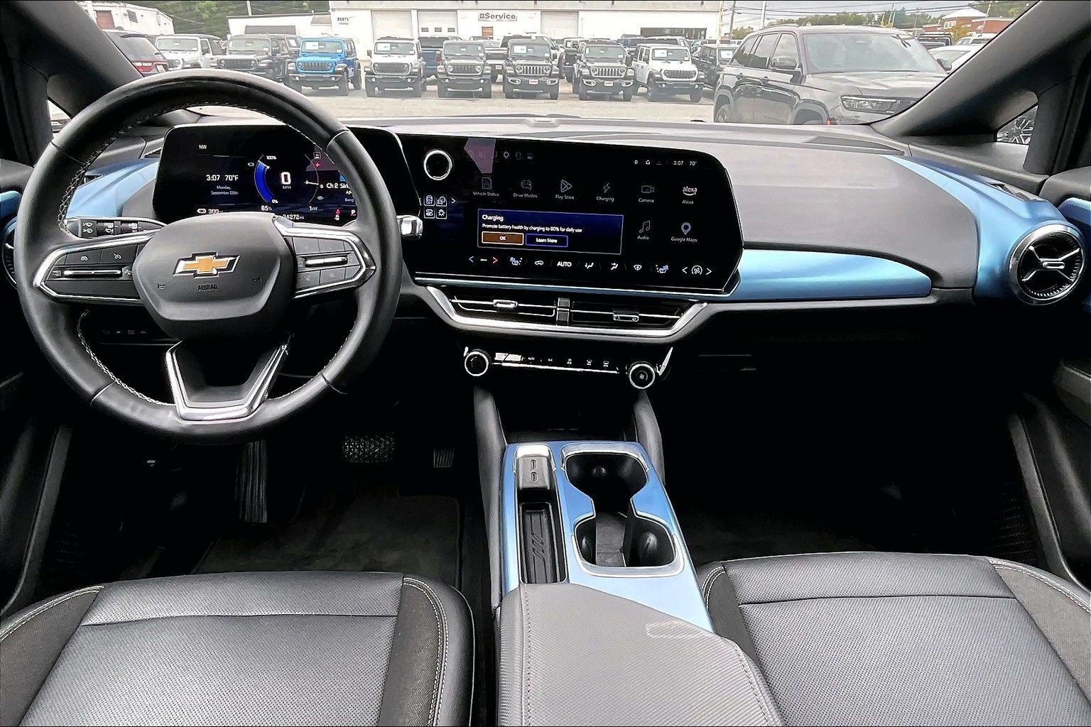 Used 2025 Chevrolet Equinox EV LT w/ Convenience Package FWD image 12