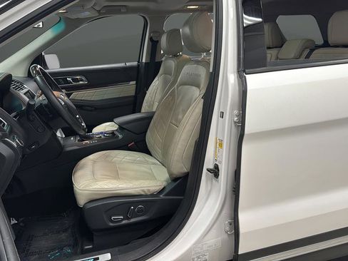 Used 2016 Ford Explorer Platinum AWD/4WD image 9