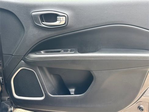 Used 2020 Jeep Compass Latitude w/ Cold Weather Group image 14