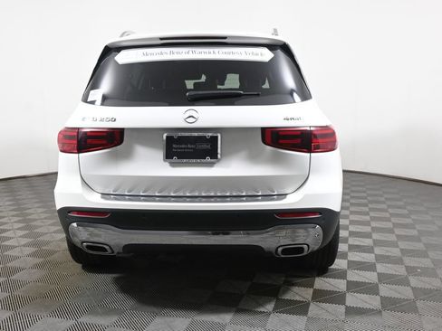 Used 2026 Mercedes-Benz GLB 250 4MATIC image 6