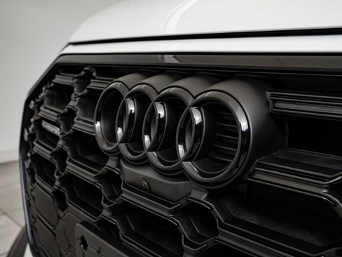 Used 2022 Audi Q5 2.0T Premium Plus image 3