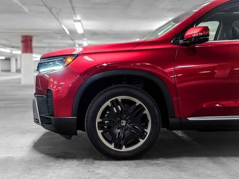 Used 2026 Honda Pilot Touring image 3
