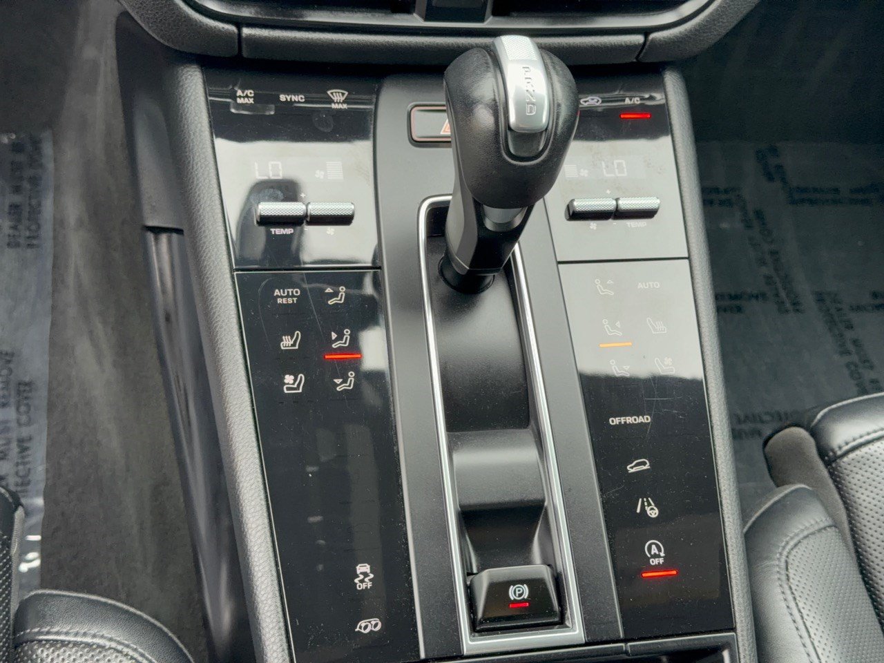 Used 2023 Porsche Macan AWD/4WD image 21