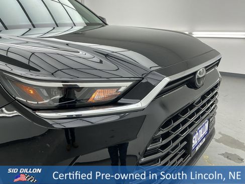 Used 2024 Toyota Grand Highlander XLE image 25