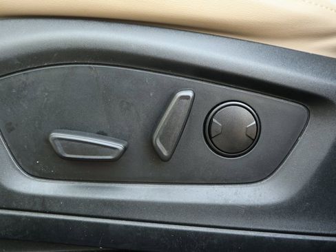 Used 2023 Ford Explorer XLT w/ Equipment Group 202A image 24