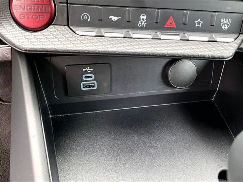 Used 2025 Ford Mustang Premium image 31