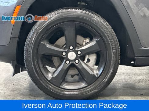 Used 2023 Jeep Grand Cherokee Limited w/ Trailer Tow Prep Group (B) AWD/4WD image 16