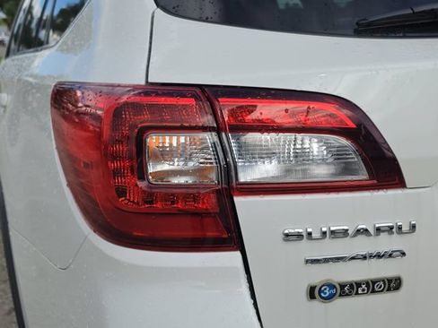 Used 2019 Subaru Outback 2.5i Limited AWD/4WD image 7