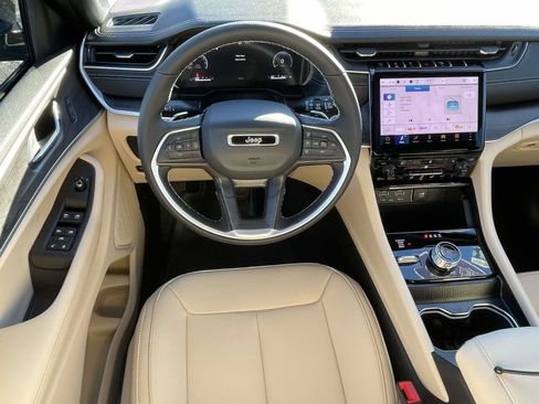 New 2025 Jeep Grand Cherokee Limited AWD/4WD image 10