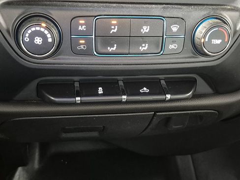 Used 2018 Chevrolet Silverado 1500 W/T w/ Chrome Bumper Package RWD image 17