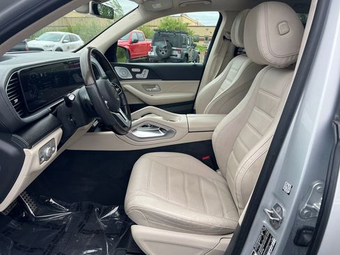 Used 2020 Mercedes-Benz GLS 580 4MATIC image 35