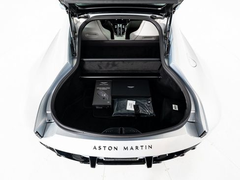 Used 2025 Aston Martin V8 Vantage Coupe RWD image 36