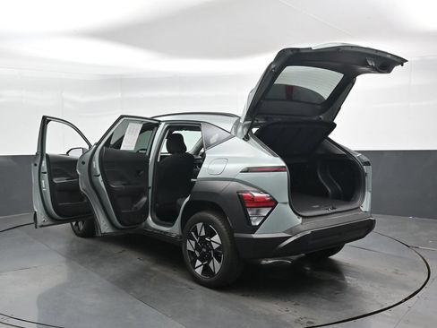 Used 2025 Hyundai Kona SEL AWD/4WD image 47