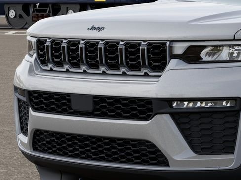 New 2026 Jeep Grand Cherokee L Limited w/ Limited Altitude Package AWD/4WD image 27