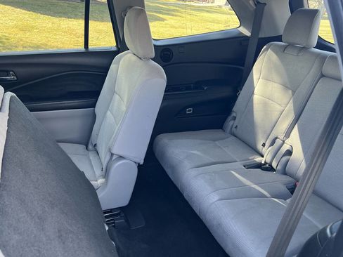 Used 2018 Honda Pilot EX image 19