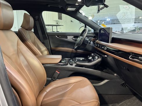 Used 2022 Lincoln Nautilus Reserve image 12