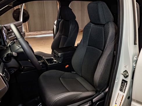 Used 2025 Toyota 4Runner SR5 AWD/4WD image 24