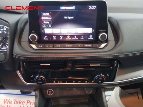 Used 2023 Nissan Rogue SV w/ SV Premium Package image 21