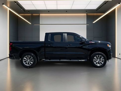 Used 2023 Chevrolet Silverado 1500 RST w/ Z71 Off-Road Package AWD/4WD image 7