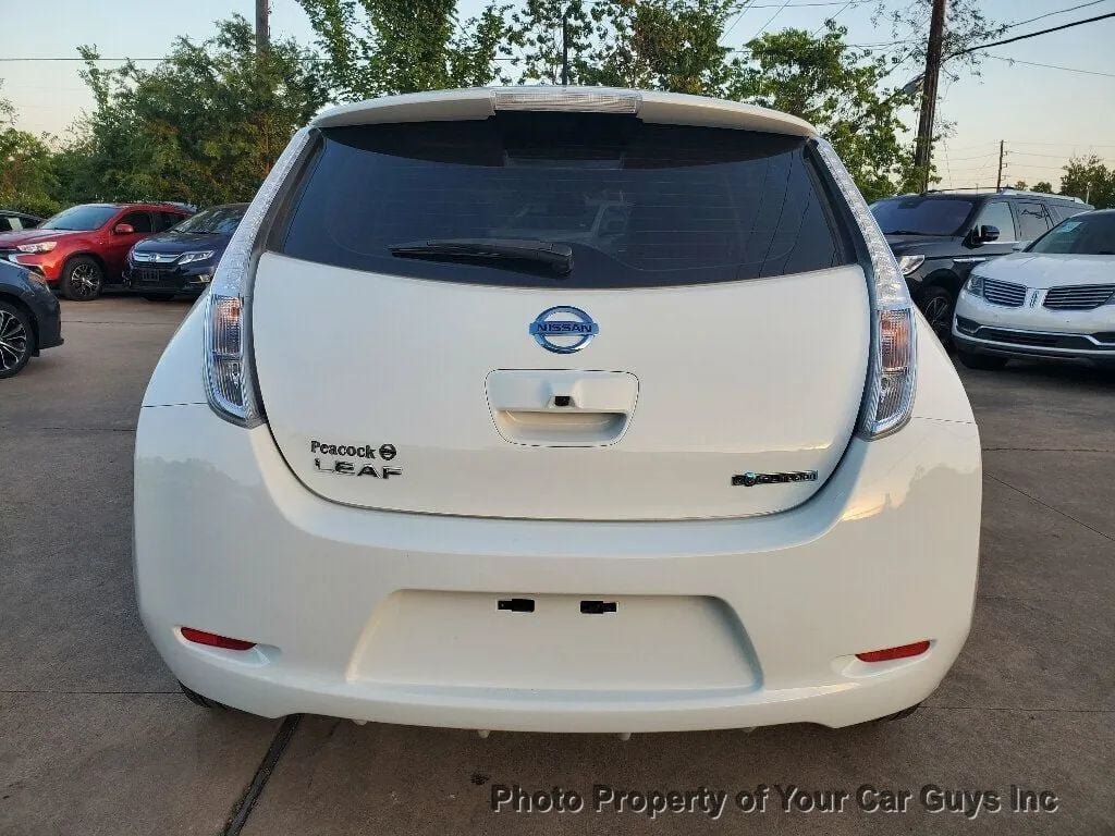 Used 2015 Nissan Leaf SL w/ Premium Package FWD image 13