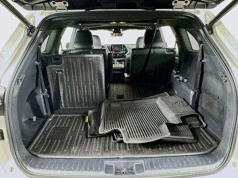 Used 2021 Toyota Highlander XSE AWD/4WD image 20