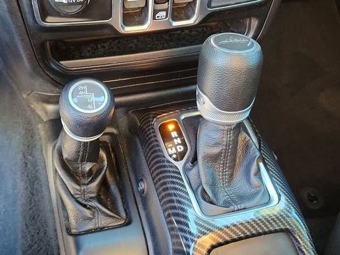 Used 2021 Jeep Gladiator Willys image 36