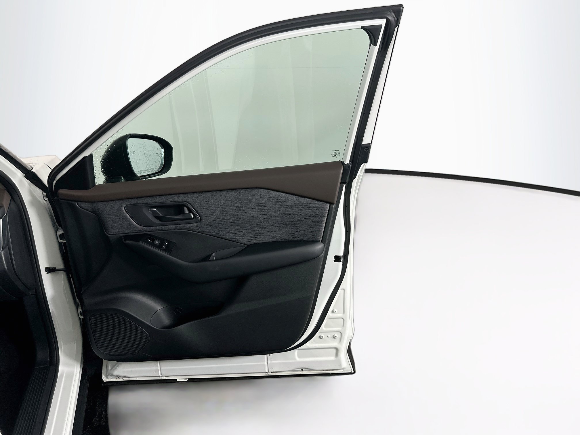 Used 2023 Nissan Rogue S FWD image 32