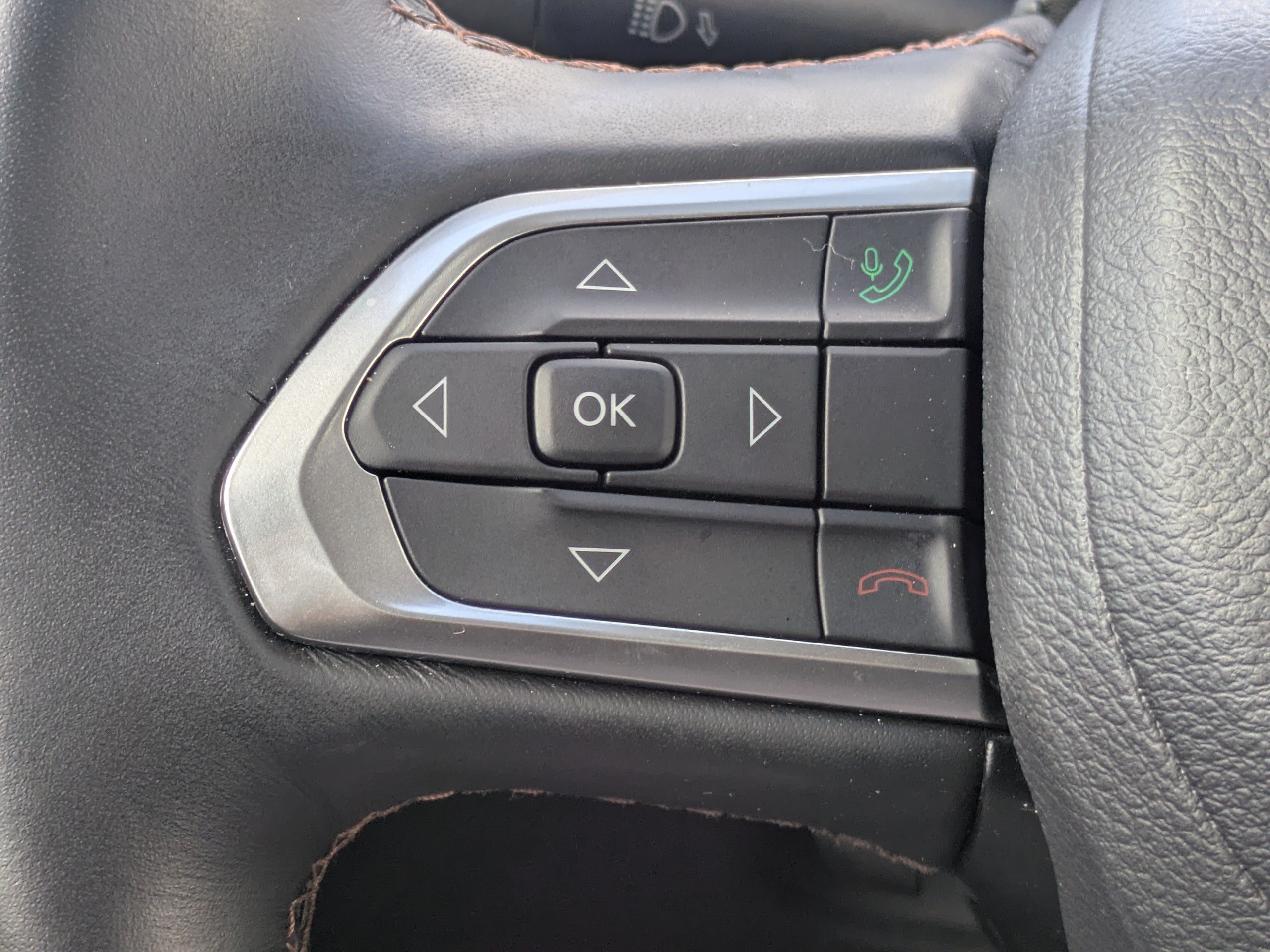 Used 2022 Jeep Compass Limited AWD/4WD image 25