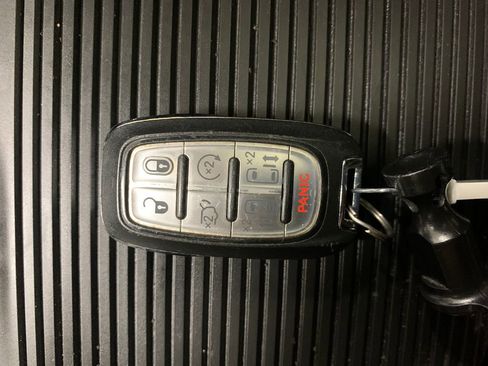 Used 2022 Chrysler Pacifica Limited w/ S Appearance Package image 18