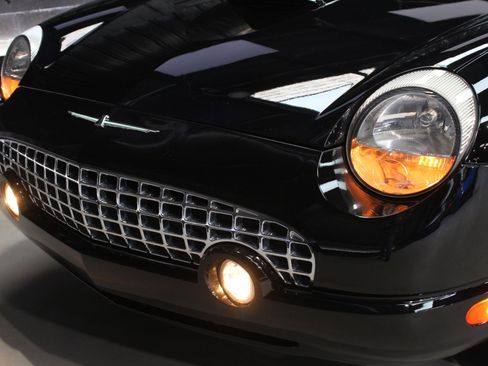 Used 2002 Ford Thunderbird Deluxe image 7