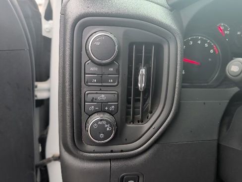 Used 2025 Chevrolet Silverado 1500 Custom Trail Boss w/ LPO, Dark Essentials Package AWD/4WD image 15