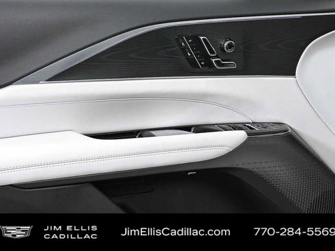 New 2026 Cadillac Lyriq Luxury image 4