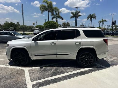 Used 2023 GMC Acadia Denali w/ Denali Ultimate Package FWD image 10