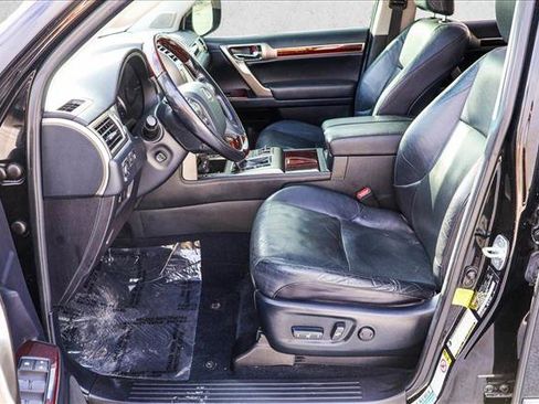 Used 2017 Lexus GX 460 Premium image 12