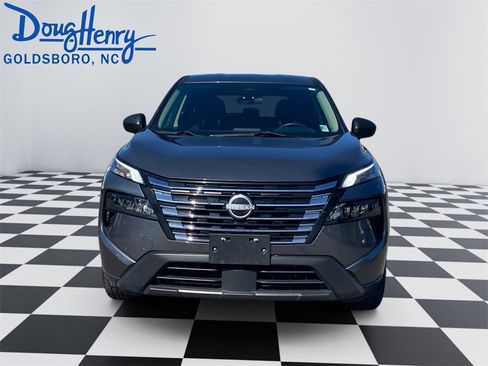 Used 2024 Nissan Rogue S image 8