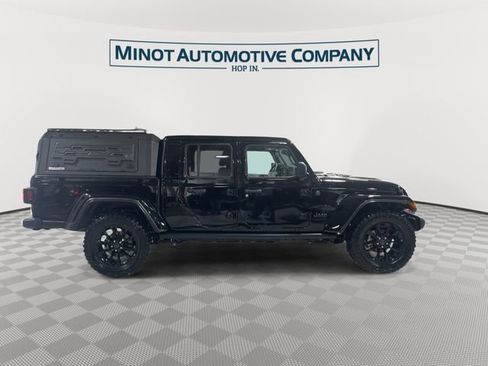 Used 2024 Jeep Gladiator Sport image 9