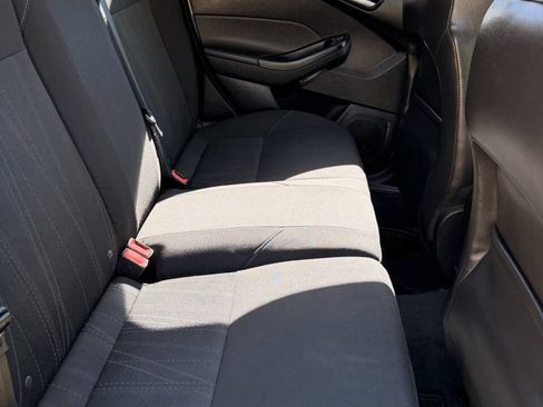 Used 2016 Ford Focus SE w/ SE Sport Package image 13