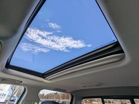 Used 2018 GMC Sierra 1500 SLT image 18