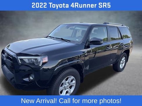 Used 2022 Toyota 4Runner SR5 RWD image 5
