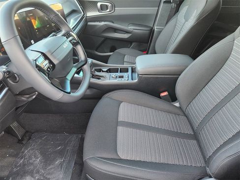 New 2026 Kia Sorento LX image 9
